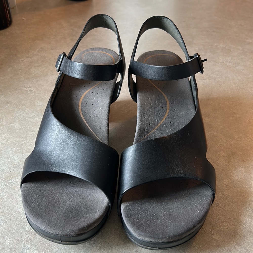 Dansko sandal size 40